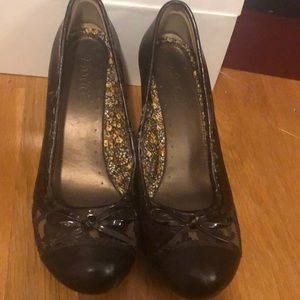 Mudd Brown high heel shoes